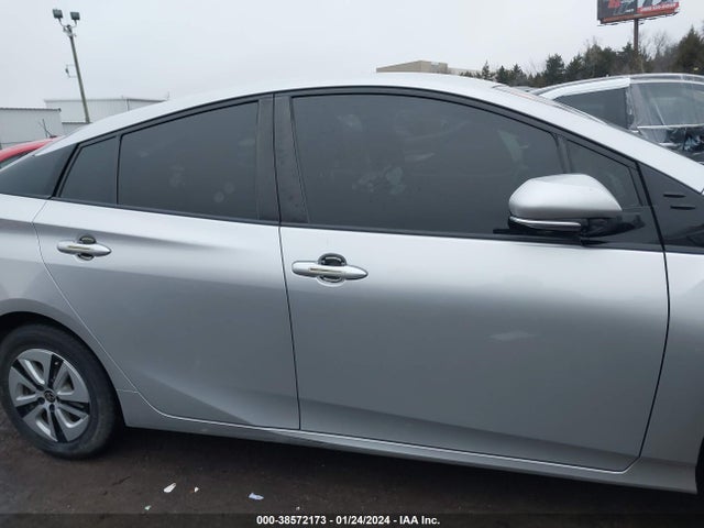 Toyota Prius 2017 JTDKBRFU2H3040737 Image 13
