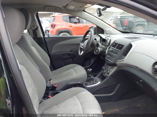 Chevrolet Sonic Ls Manual 2016 1G1JB6SGXG4165920 Image 5