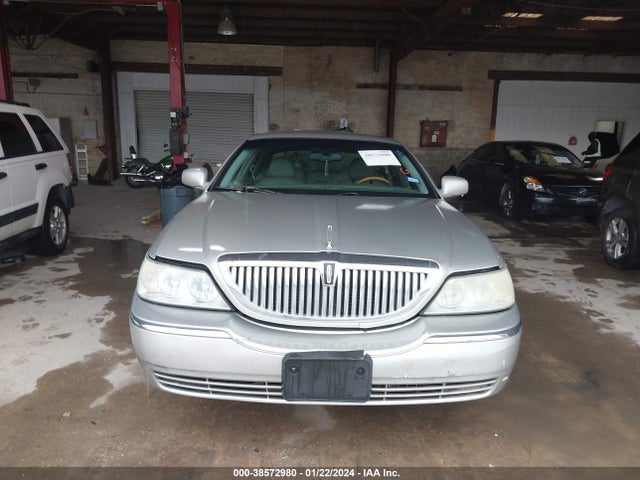 2004 LINCOLN TOWN CAR ULTIMATE VIN: 1LNHM83WX4Y609749