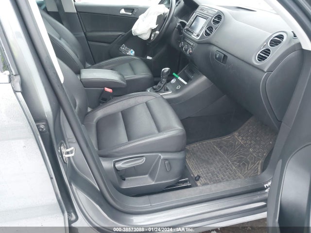 WVGBV7AX9GW594363 Volkswagen TIGUAN SE