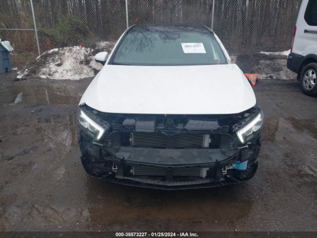 WDD3G4FB3KW026008 Mercedes-Benz A 220 4matic