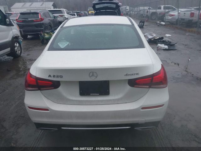 WDD3G4FB3KW026008 Mercedes-Benz A 220 4matic