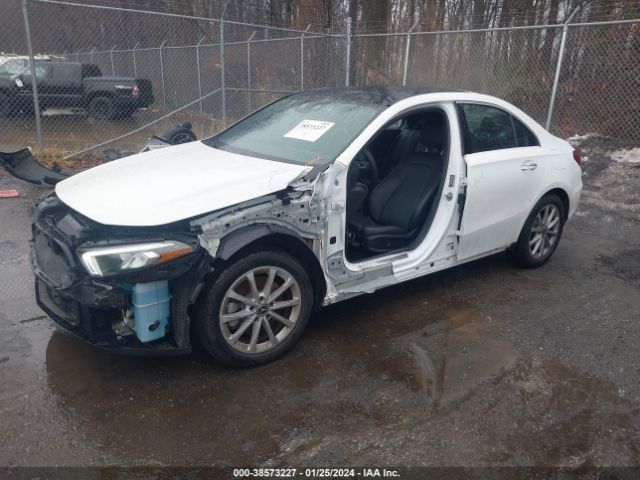 WDD3G4FB3KW026008 Mercedes-Benz A 220 4matic