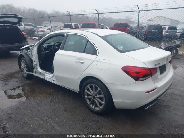 WDD3G4FB3KW026008 Mercedes-Benz A 220 4matic