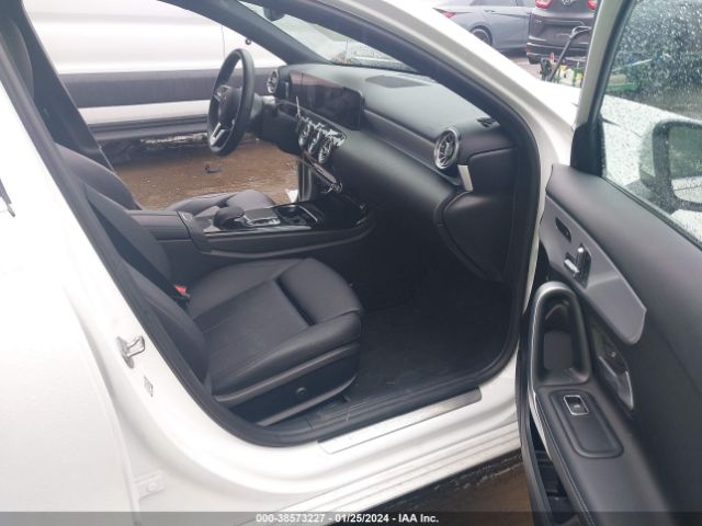 WDD3G4FB3KW026008 Mercedes-Benz A 220 4matic