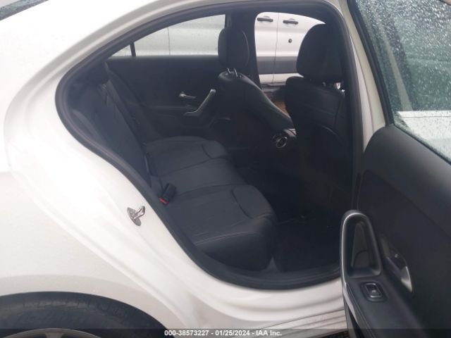 WDD3G4FB3KW026008 Mercedes-Benz A 220 4matic