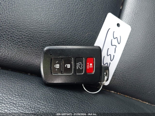 Toyota RAV4 SE 2016 JTMJFREV1GJ081588 Image 11
