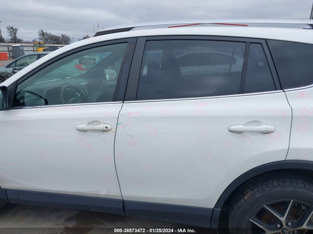 Toyota RAV4 SE 2016 JTMJFREV1GJ081588 Image 14