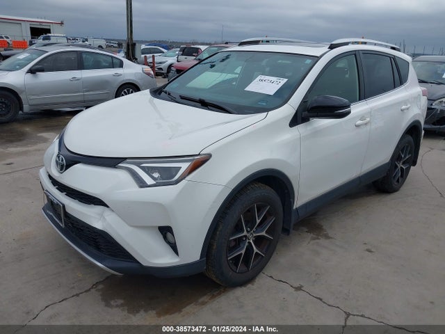 Toyota RAV4 SE 2016 JTMJFREV1GJ081588 Image 2