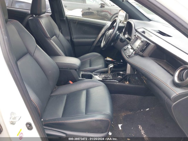 Toyota RAV4 SE 2016 JTMJFREV1GJ081588 Image 5