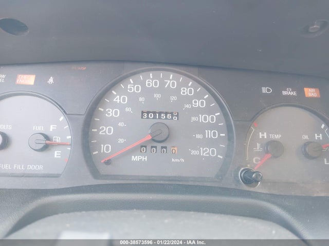 2003 FORD CROWN VICTORIA LX VIN: 2FAFP74WX3X166468