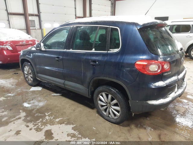 2011 VOLKSWAGEN TIGUAN SE VIN: WVGAV7AX9BW502754