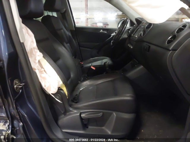 2011 VOLKSWAGEN TIGUAN SE VIN: WVGAV7AX9BW502754