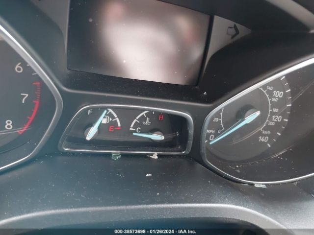 1FMCU0HD2JUB97672 Ford ESCAPE SEL