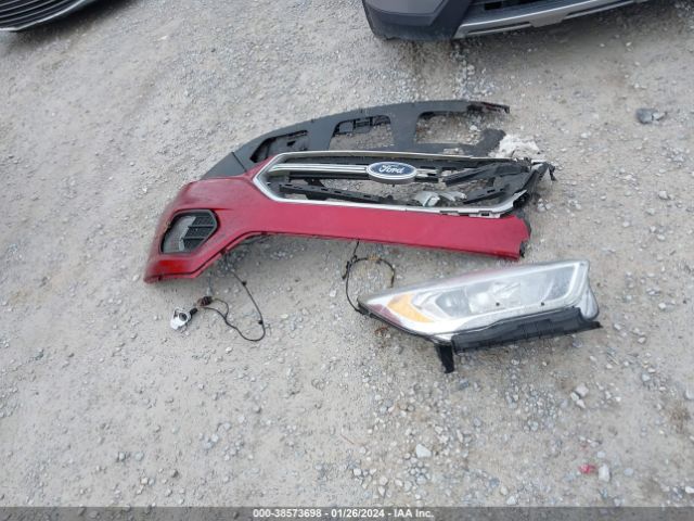 1FMCU0HD2JUB97672 Ford ESCAPE SEL