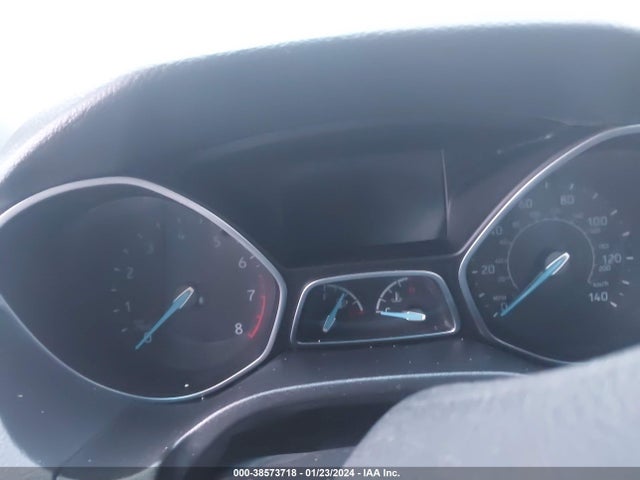1FADP3F23JL292627 Ford FOCUS SE
