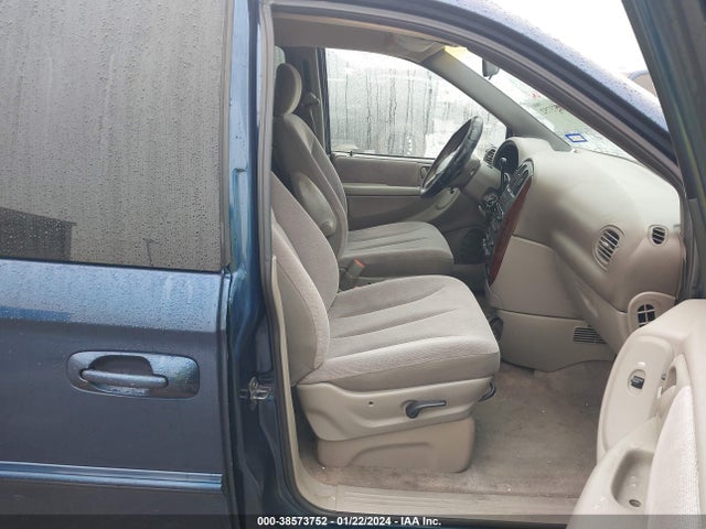 Aukcja sprzedaży 2001 Chrysler Town & Country Ex, vin: 2C4GP74L71R381862, numer aukcji: 38573752