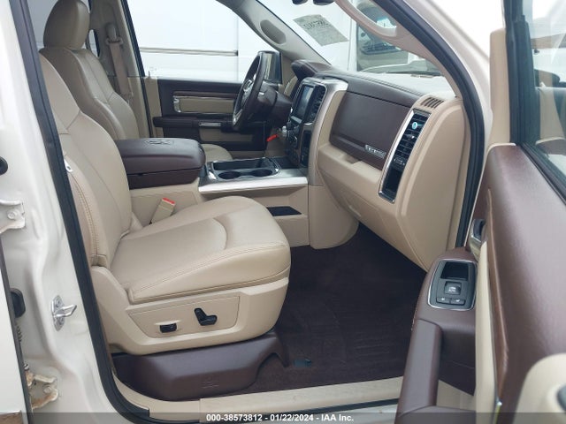 RAM 1500 Laramie  4x4 5'7 Box 2017 1C6RR7NT4HS689248 Image 5