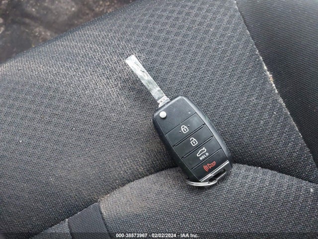KIA Optima Lx 2017 5XXGT4L31HG153239 Image 11