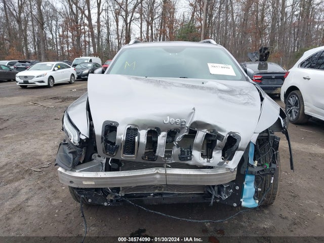 1C4PJMCB3JD570262 Jeep Cherokee Latitude 4x4
