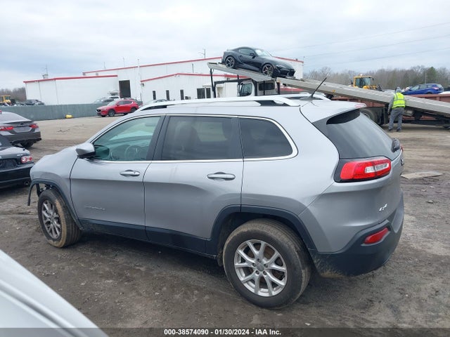 1C4PJMCB3JD570262 Jeep Cherokee Latitude 4x4