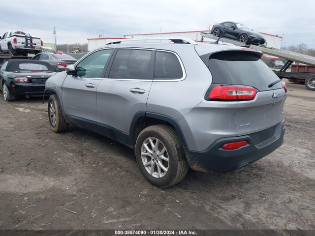 1C4PJMCB3JD570262 Jeep Cherokee Latitude 4x4