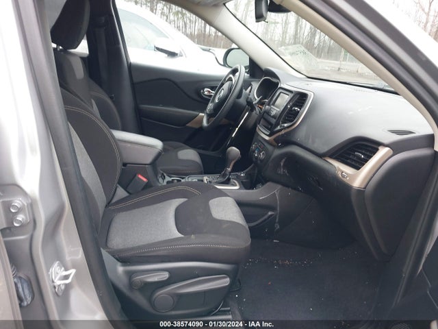 1C4PJMCB3JD570262 Jeep Cherokee Latitude 4x4