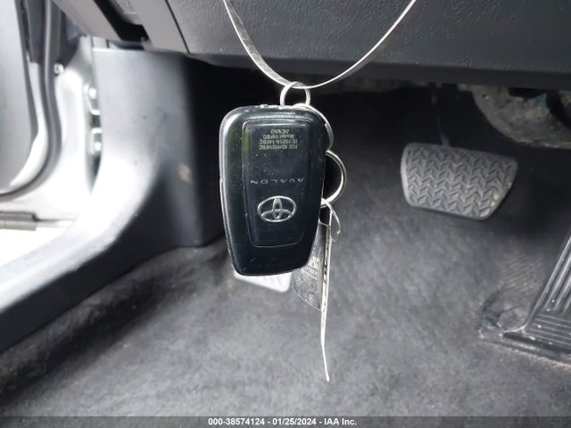 Toyota AVALON XLE 2022 4T1AZ1FB4NU080195 Image 11