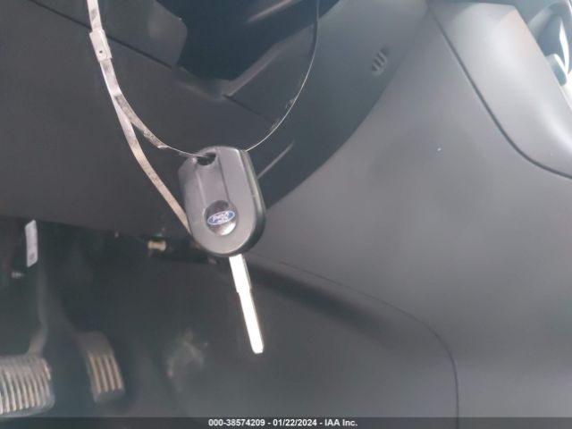 1FADP3M20JL301528 Ford FOCUS SEL