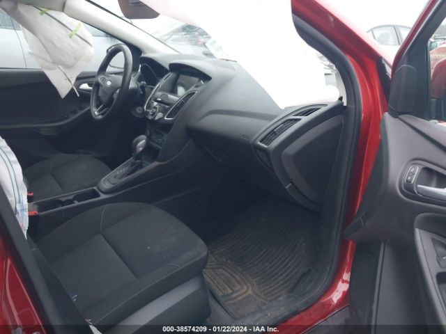 1FADP3M20JL301528 Ford FOCUS SEL