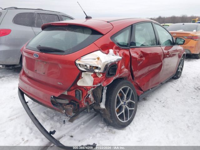 1FADP3M20JL301528 Ford FOCUS SEL