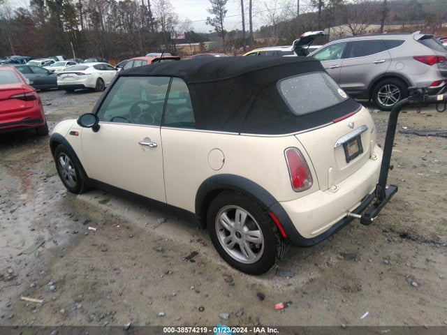 2006 MINI COOPER WMWRF33526TF64965 Photo 2