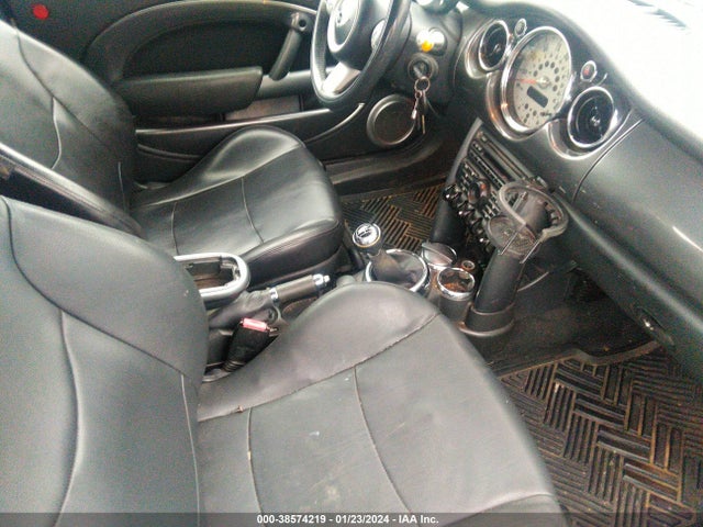 2006 MINI COOPER WMWRF33526TF64965 Photo 4