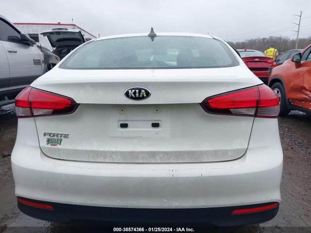 KIA FORTE LX 2018 3KPFK4A76JE171481 Image 16