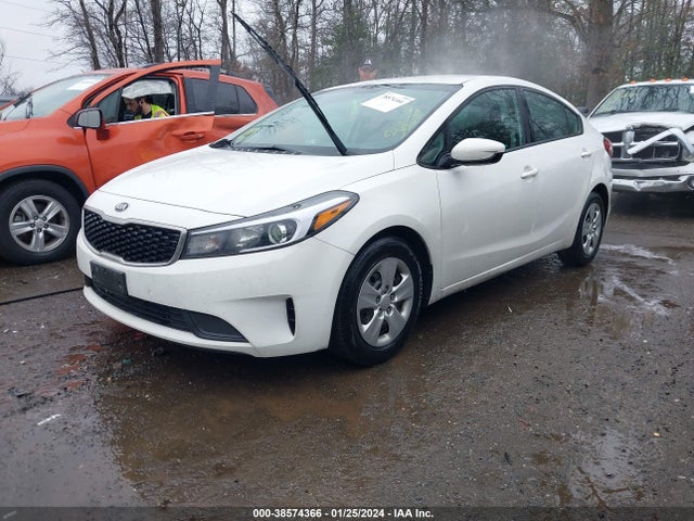 KIA FORTE LX 2018 3KPFK4A76JE171481 Image 2