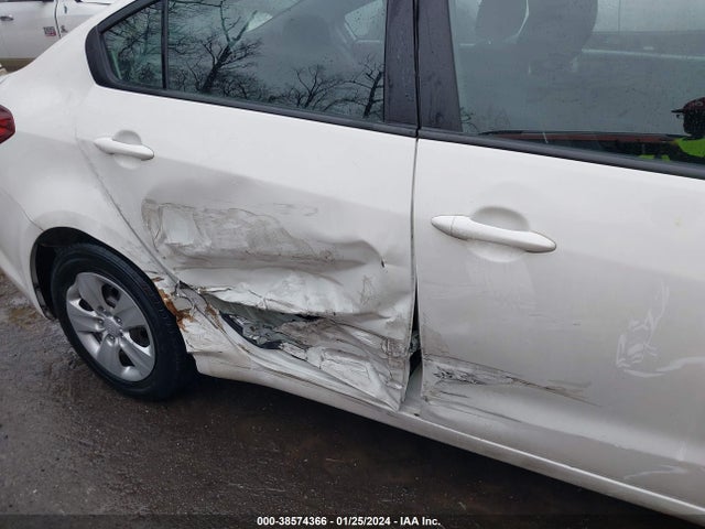KIA FORTE LX 2018 3KPFK4A76JE171481 Image 6