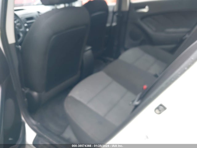 KIA FORTE LX 2018 3KPFK4A76JE171481 Image 8