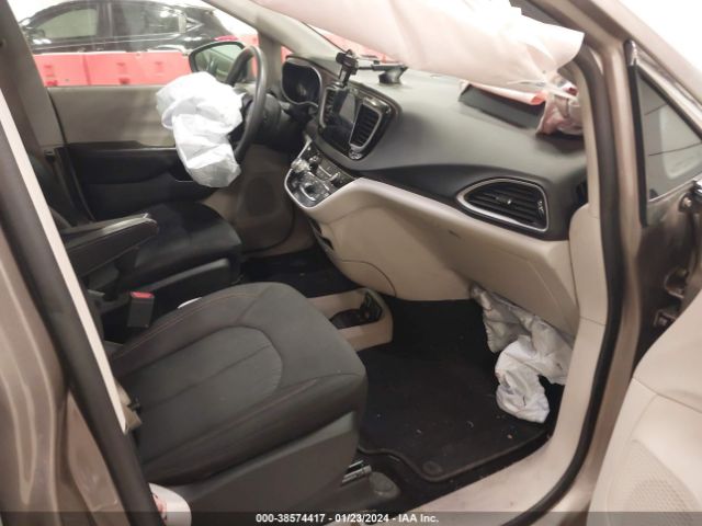 2C4RC1DG1HR654678 Chrysler Pacifica Touring