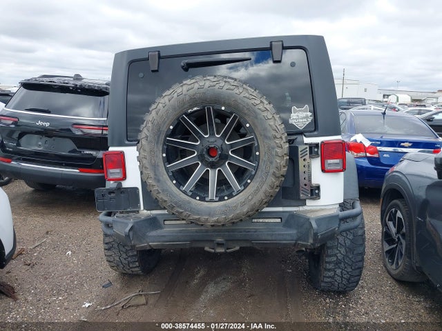 1C4BJWDG3JL838894 Jeep Wrangler Jk Unlimited Sport S 4x4