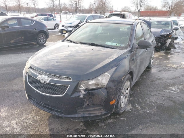 Chevrolet Cruze Ls Auto 2014 1G1PA5SGXE7335471 Image 2