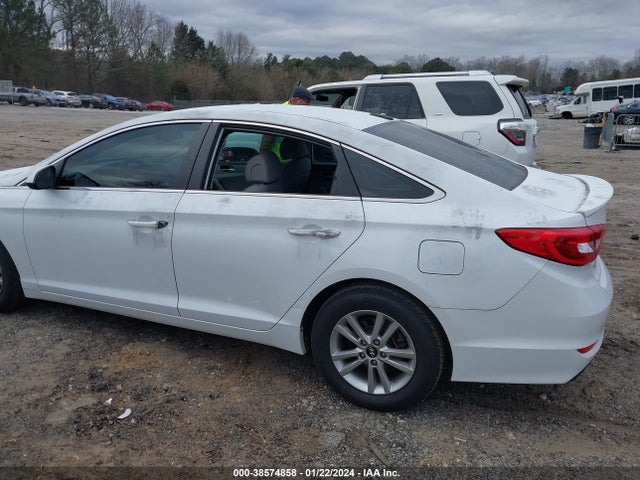 2015 HYUNDAI SONATA SE VIN: 5NPE24AF5FH205304