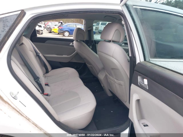 2015 HYUNDAI SONATA SE VIN: 5NPE24AF5FH205304