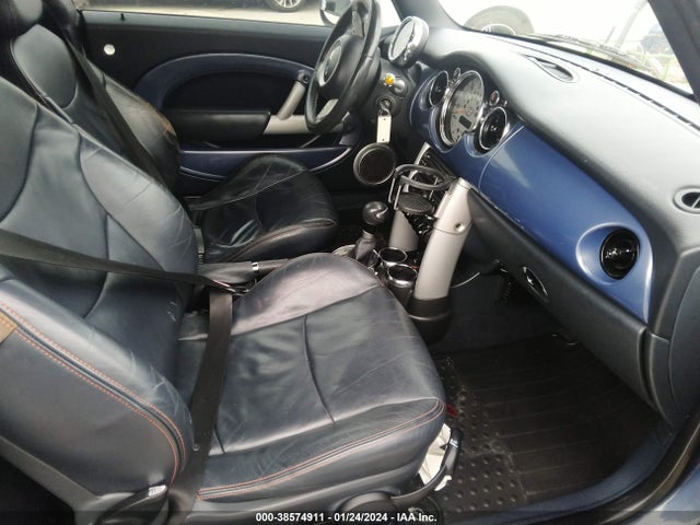 2005 MINI COOPER S WMWRH33435TK55227 Photo 4
