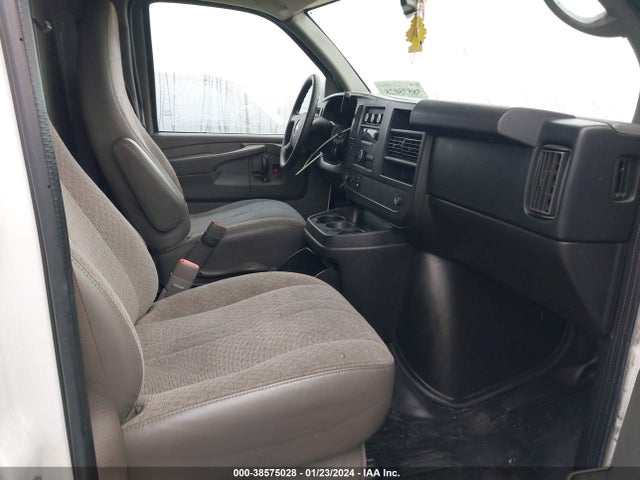 Chevrolet Express 2500 Work Van 2014 1GCWGFCA3E1149789 Image 5