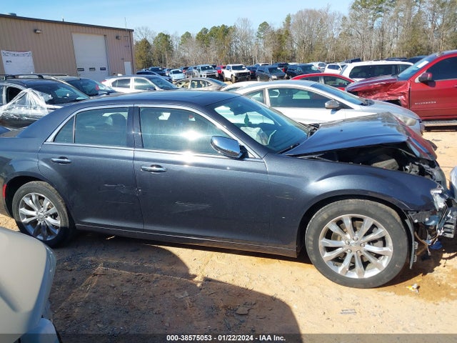 2C3CCAKG4JH302218 Chrysler 300 Limited Awd