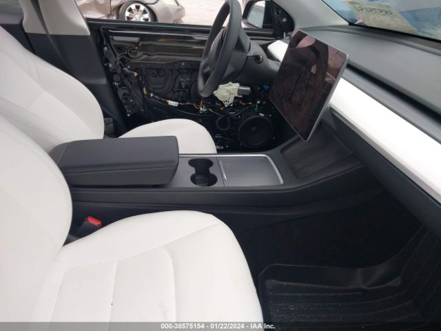 2023 TESLA MODEL Y 7SAYGDEE4PF748842 Photo 4