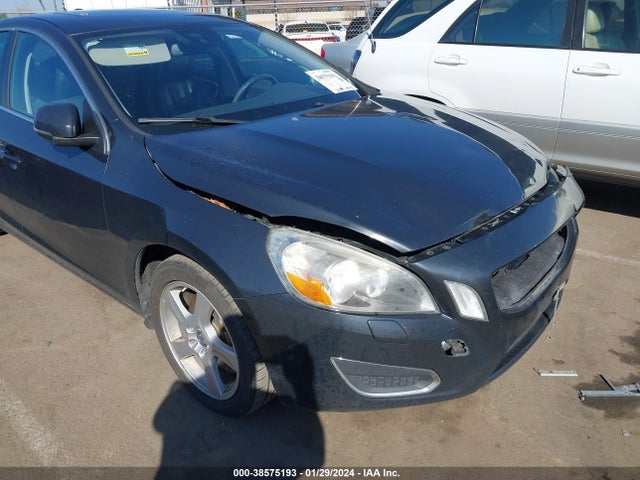2013 VOLVO S60 T5/T5 PLATINUM/T5 PREMIER/T5 PREMIER PLUS VIN: YV1612FSXD2221637