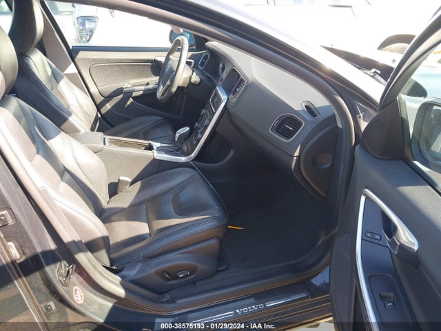 2013 VOLVO S60 T5/T5 PLATINUM/T5 PREMIER/T5 PREMIER PLUS VIN: YV1612FSXD2221637