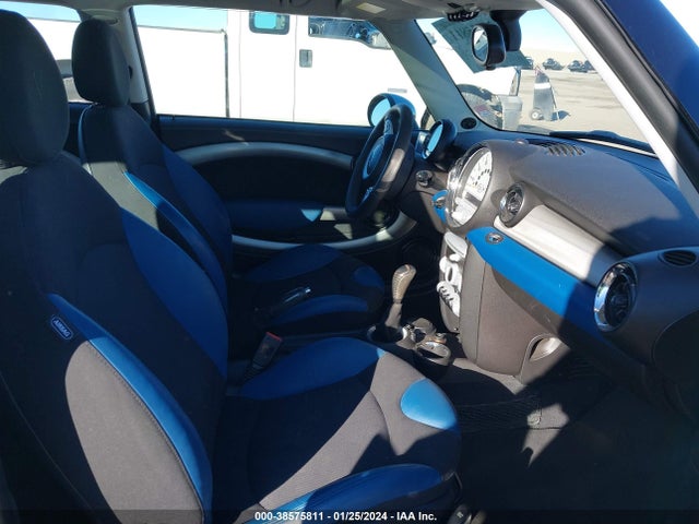 2008 MINI COOPER S CLUBMAN WMWMM33598TP70042 Photo 4
