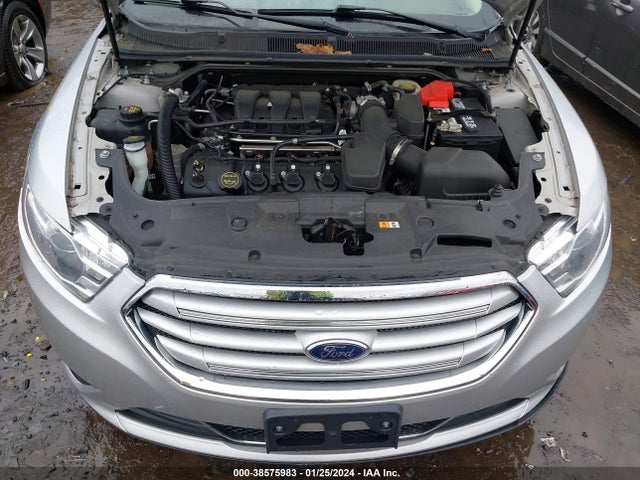 Ford Taurus Limited 2018 1FAHP2F89JG130395 Image 10